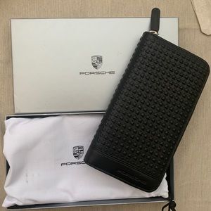 Porsche woman’s Wallet
